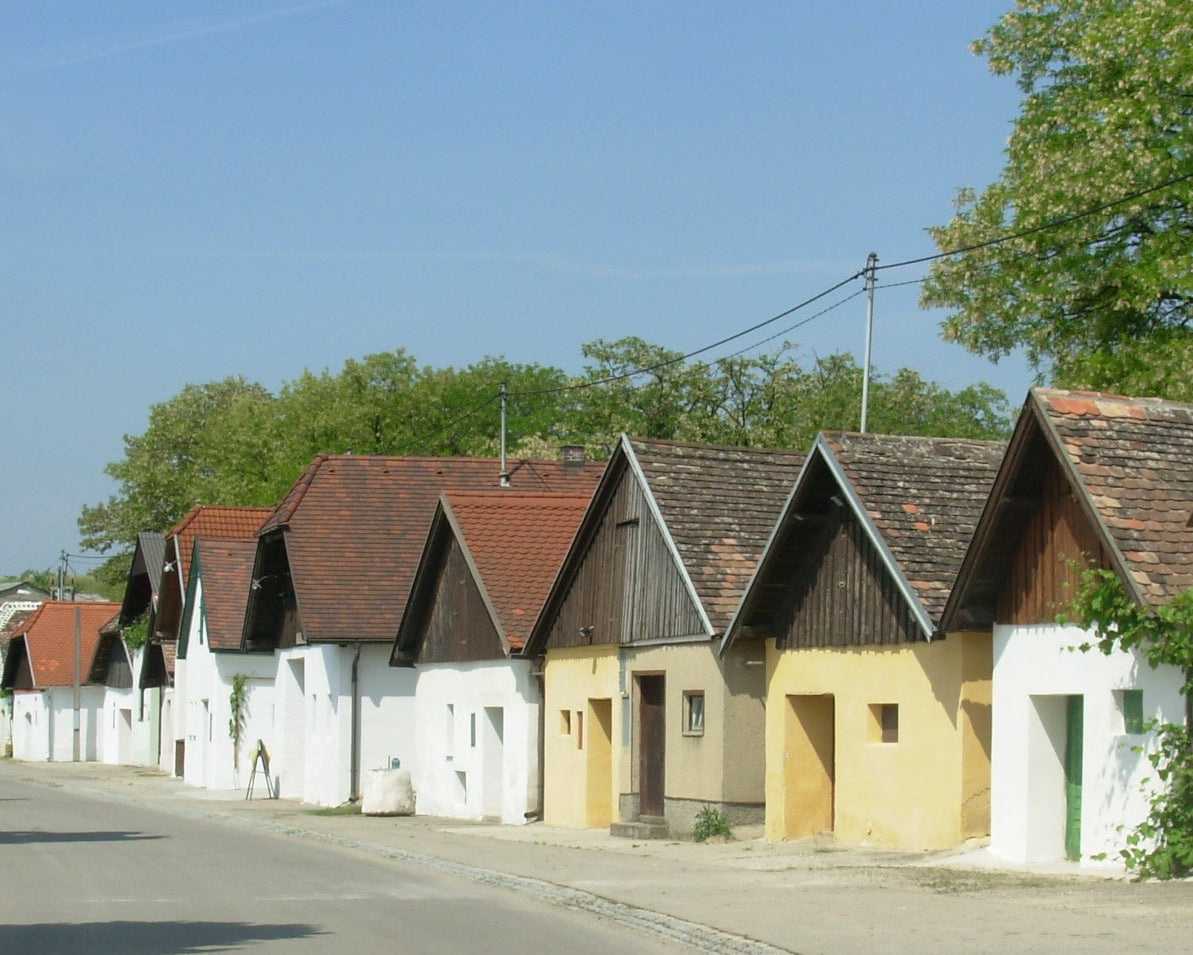 Kellergasse in Jetzelsdorf im Pulkautal – Weinviertel